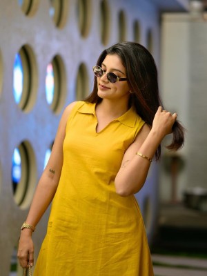 Stylish Floral Embroidered Cotton Sleeveless Kurti Pant Co Ord Set For Women - Set Of 2