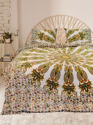 Multi Glittering Medallion Mandala Printed Duvet Cover with Set of 2 Pillow Covers