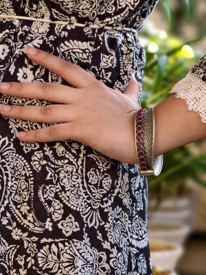 Unique Vintage Theme Openable Kada Bracelet Silver Oxidized Stone Work Bangle 