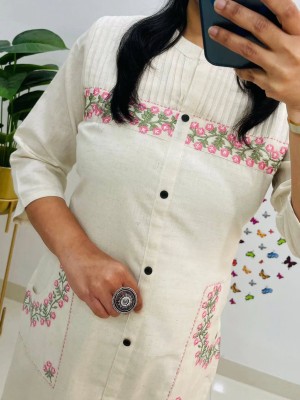 White Floral Embroidered Cotton Kurti Pant Co Ord Set Salwar Kameez For Women with Dual Side Pockets - Set of 2