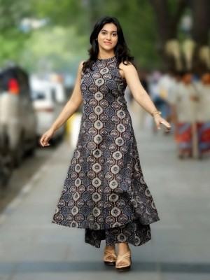 Black Printed Indian A-Line Cotton Sleeveless Salwar Kameez Kurti Pant Co Ord Set for Women (Set of 2)