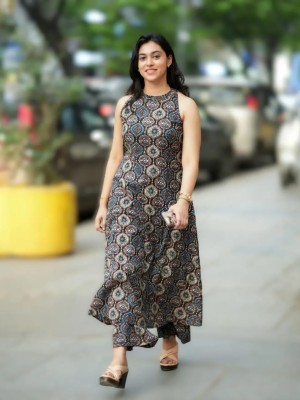 Black Printed Indian A-Line Cotton Sleeveless Salwar Kameez Kurti Pant Co Ord Set for Women (Set of 2)