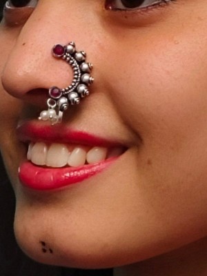Traditional Silver Oxidized Marathi Nath Ethnic Maharashtrian Non-Piercing Nose Pin with Pearl Drops