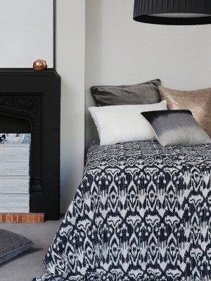 Unique Zig Zag Patterned Ikat Print Cotton Handmade Kantha Quilt Queen Bedspread Blanket Throw