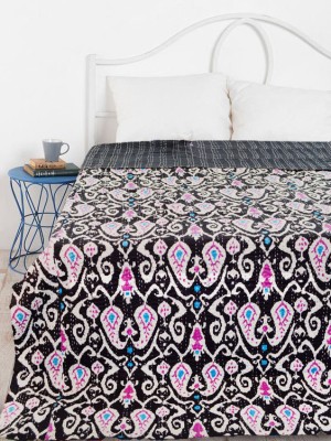 Vibrant Paisley Ikat Print Kantha Quilt Cotton Handmade Queen Bedspread Blanket Throw