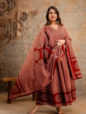 Red Heavy Look Flaired Kurti Work On V-Neck Cotton Kurti Pant Dupatta Salwar Kameez For Women (Set Of 3)