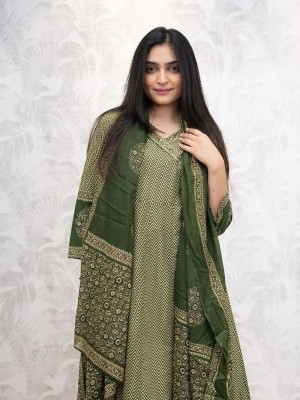 Green Heavy Look Flaired Kurti Work On V-Neck Cotton Kurti Pant Dupatta Salwar Kameez For Women (Set Of 3)