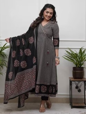 Black Heavy Look Flaired Kurti Work On V-Neck Cotton Kurti Pant Dupatta Salwar Kameez For Women (Set Of 3)