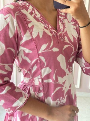 Pink Pure Cotton Floral Printed V-Neck Kurti Pant Co-Ord Set For Women - Set Of 2