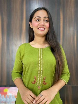 Green Pure Cotton Embroidered Straight Fit Cotton Kurti Pant Co Ord Set For Women - Set Of 2