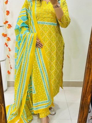 Beautiful Bandhej Printed A-Line Cotton Kurti Pant Dupatta Salwar Kameez For Women (Set Of 3)