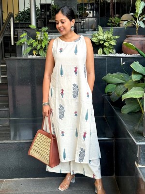 Nitya White Floral Printed Sleeveless Cotton Salwar Kameez Kurti Pant Co Ord Set for Women