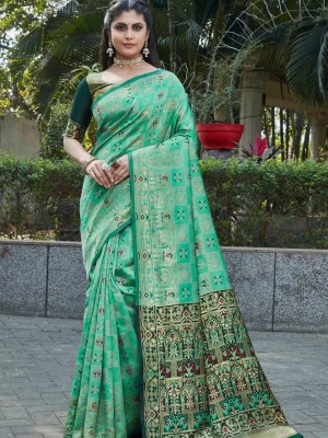 Green Fashionable Banarasi Cotton Silk Jacquard Saree Woven Ethnic Motifs Zari Saree with Contrast Pallu