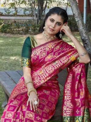Pink & Green Stylish Ethnic Banarasi Silk Jacquard Art Indian Traditional Wear Saree with Blouse Piece