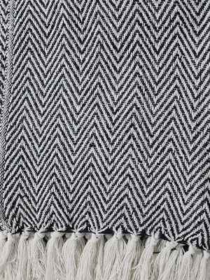 Black & White Handmade Cozy & Soft Cotton Throw Blanket Chevron Zig Zag Pattern for All-Season Comfort