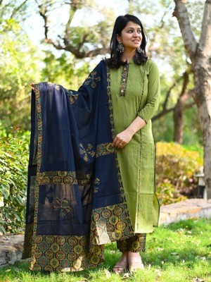 Vaishnavi Green Striped Indian Ethnic Straight Salwar Kameez Kurti Pant Set for Women