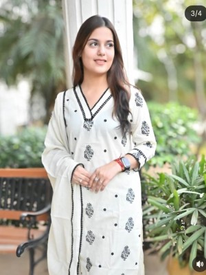 Rubina White Floral Embroidered Indian Ethnic Straight Salwar Kameez Kurti Pant Set for Women