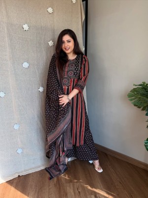 Multi Lining Colour Neck Hand Work Heavy Cotton Kurti Pant Dupatta Set For Women (Set Of 3)