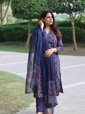 Blue Floral Printed V-Neck Straight Heavy Cotton Kurti Pant Dupatta Set For Women (Set Of 3)