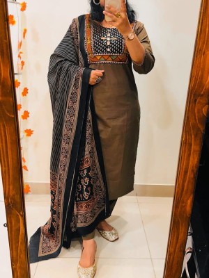 Brown Handwork Embroidered Readymade Indian Straight Salwar Kameez Suit Kurti Pant Set for Women - Set of 3