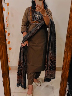 Brown Handwork Embroidered Readymade Indian Straight Salwar Kameez Suit Kurti Pant Set for Women - Set of 3