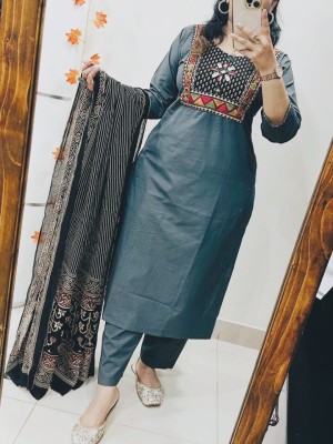 Grey Handwork Embroidered Readymade Indian Straight Salwar Kameez Suit Kurti Pant Set for Women - Set of 3