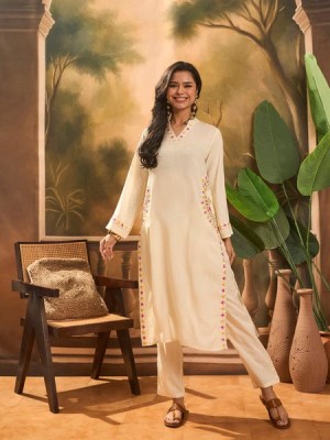 White Embroidered Straight Fit Cotton Co-ord Set Kurti Pant (Set Of 2)