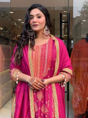 Pakistani Reshmi Festive Season Neck And Hand Work Pure Silk Kurti Pant With Dupatta Salwar Kameez (Set Of 3)