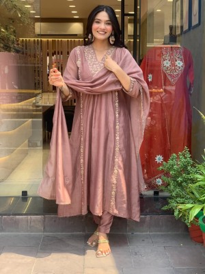 Beautiful Work On V-Neck Chanderi Anarkali Kurti Pant with Dupatta Salwar Kameez (Set Of 3)