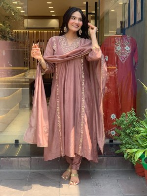 Beautiful Work On V-Neck Chanderi Anarkali Kurti Pant with Dupatta Salwar Kameez (Set Of 3)