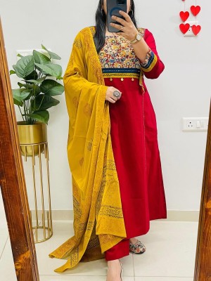Red Traditional Kalamkari Printed Yoke Straight Fit Cotton Kurti Pant With Dupatta Set For Women (Set Of 3)