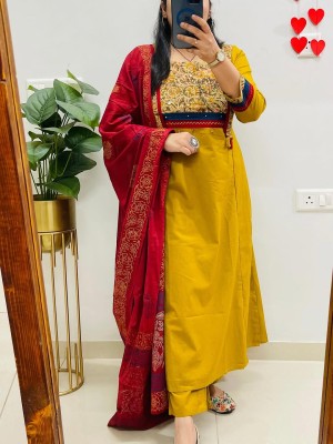 Yellow Traditional Kalamkari Printed Yoke Straight Fit Cotton Kurti Pant With Dupatta Set For Women (Set Of 3)