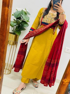 Yellow Traditional Kalamkari Printed Yoke Straight Fit Cotton Kurti Pant With Dupatta Set For Women (Set Of 3)