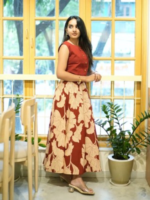 Elegant Maroon Sleeveless Floral Printed Skirt With Short Kurti Top Co Ord Set (Set Of 2)