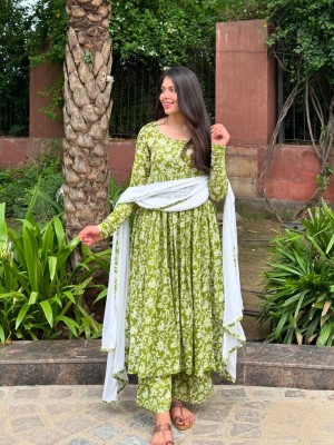 Hazel Summer Floral Printed Anarkali Cotton Kurti Pant with Chiffon Dupatta (Set Of 3)